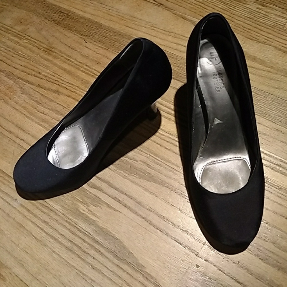 US 6.5 Black Mootsies Tootsies Pumps
